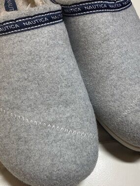 Nautica Light Gray Felt Slip-On Slippers with Navy Trim